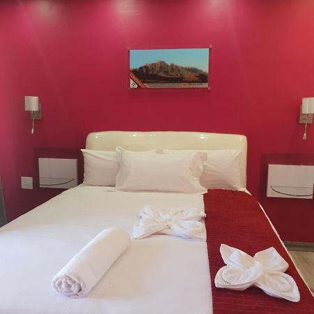 Joy Guest House-Seapoint Maseru Luaran gambar